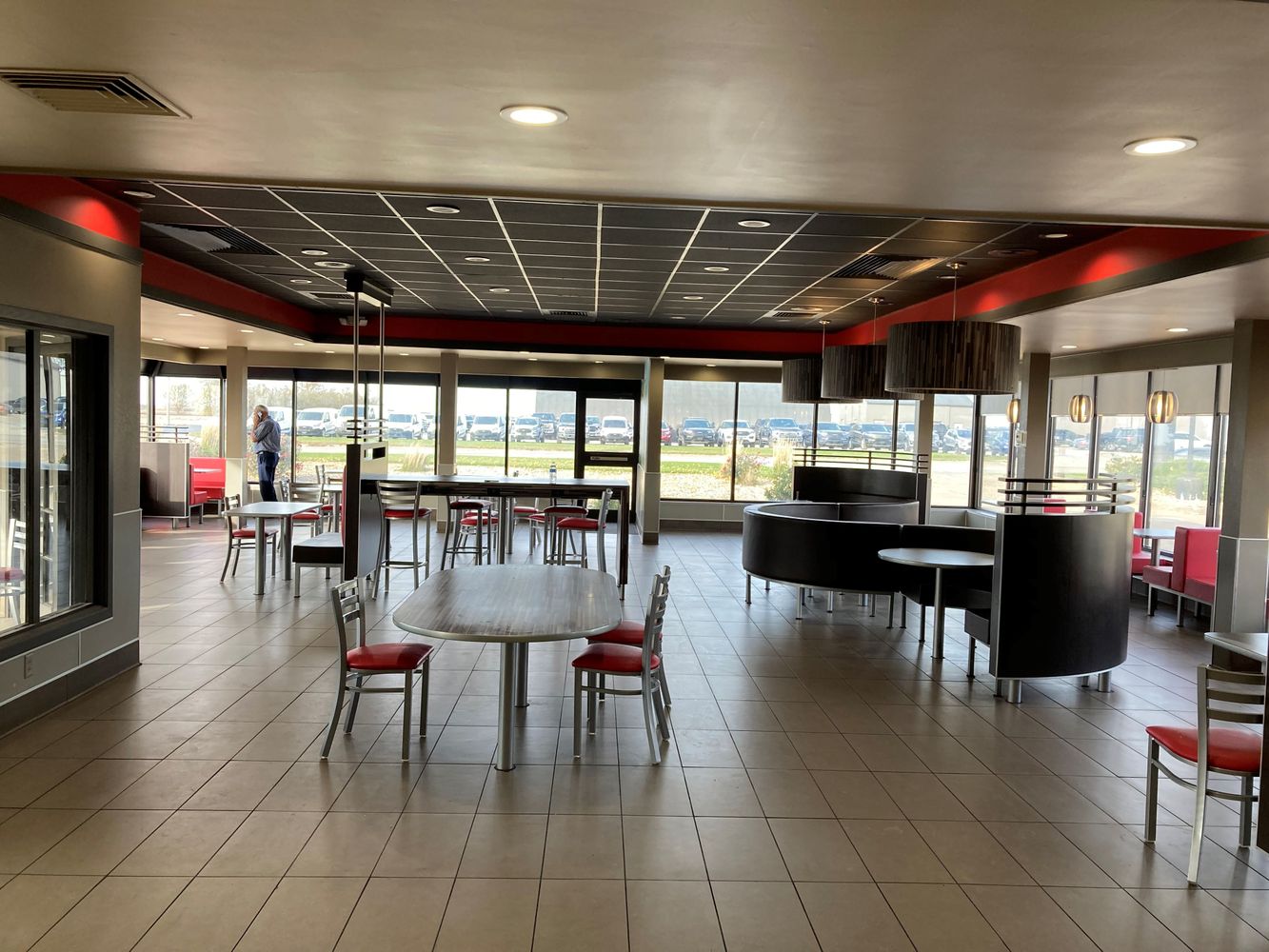 660 W Main St, El Paso, IL 61738